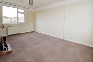 DE VERE ESTATE- click for photo gallery